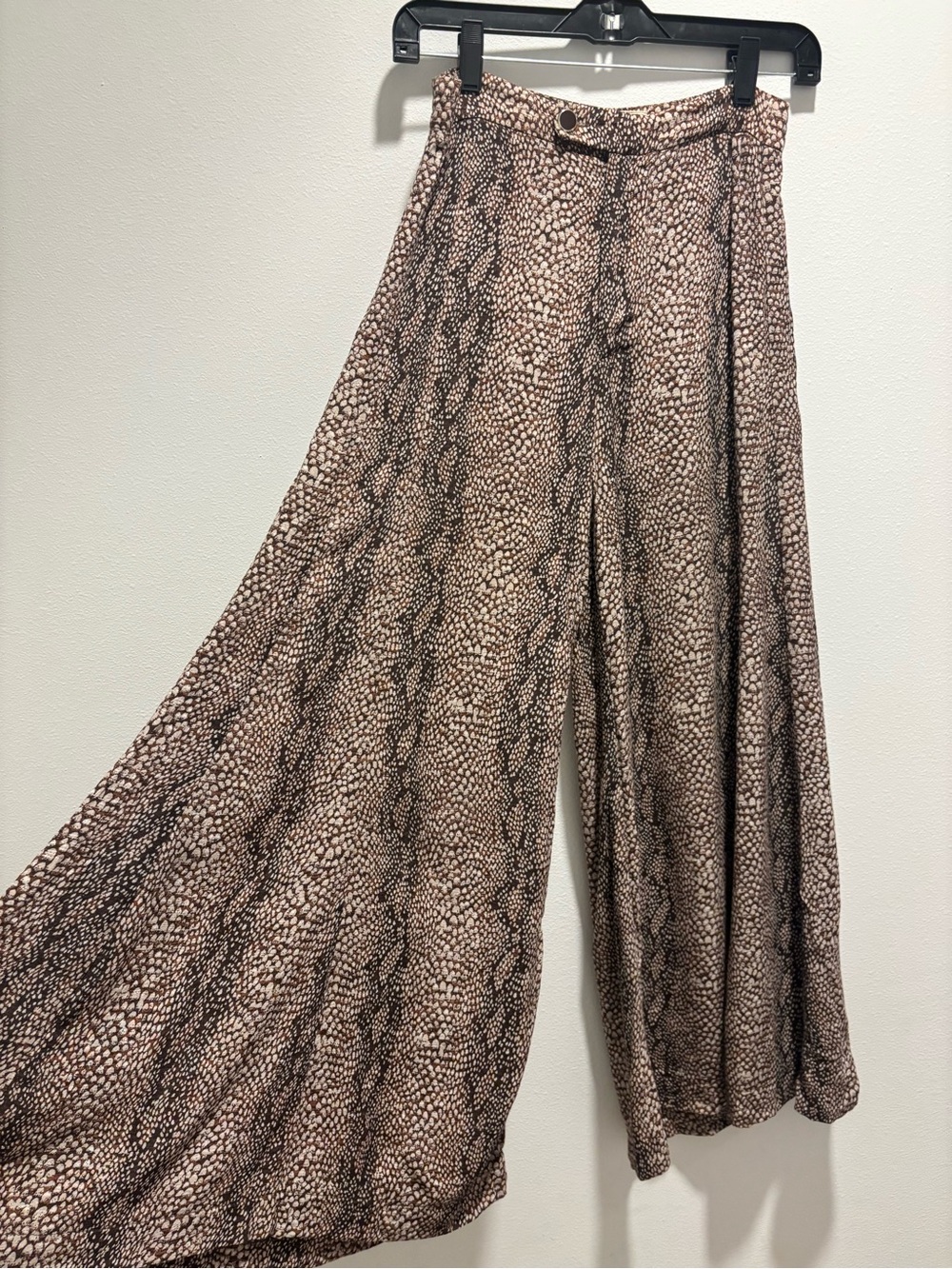 Anthropologie Snake Print Wide Leg Palazzo Pants Size 8 - Picture 2 of 7